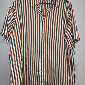 Vintage Maus & Hoffman Men's short-sleeve, vertical striped button-down shirt